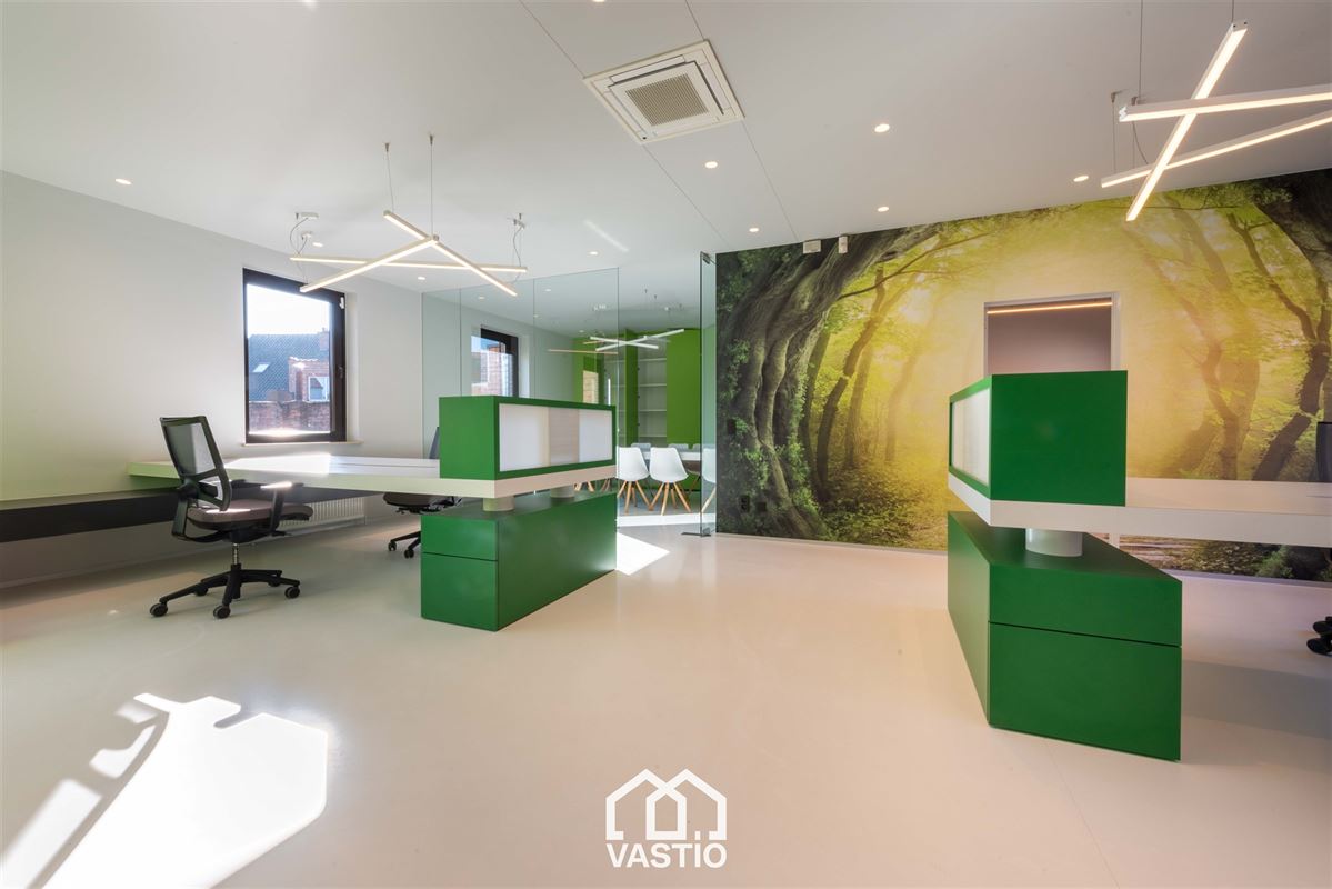 Unique office building with residential possibilities