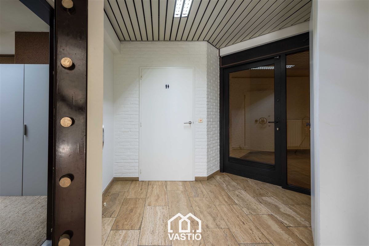 Unique office building with residential possibilities