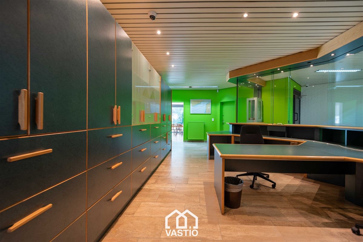 Unique office building with residential possibilities