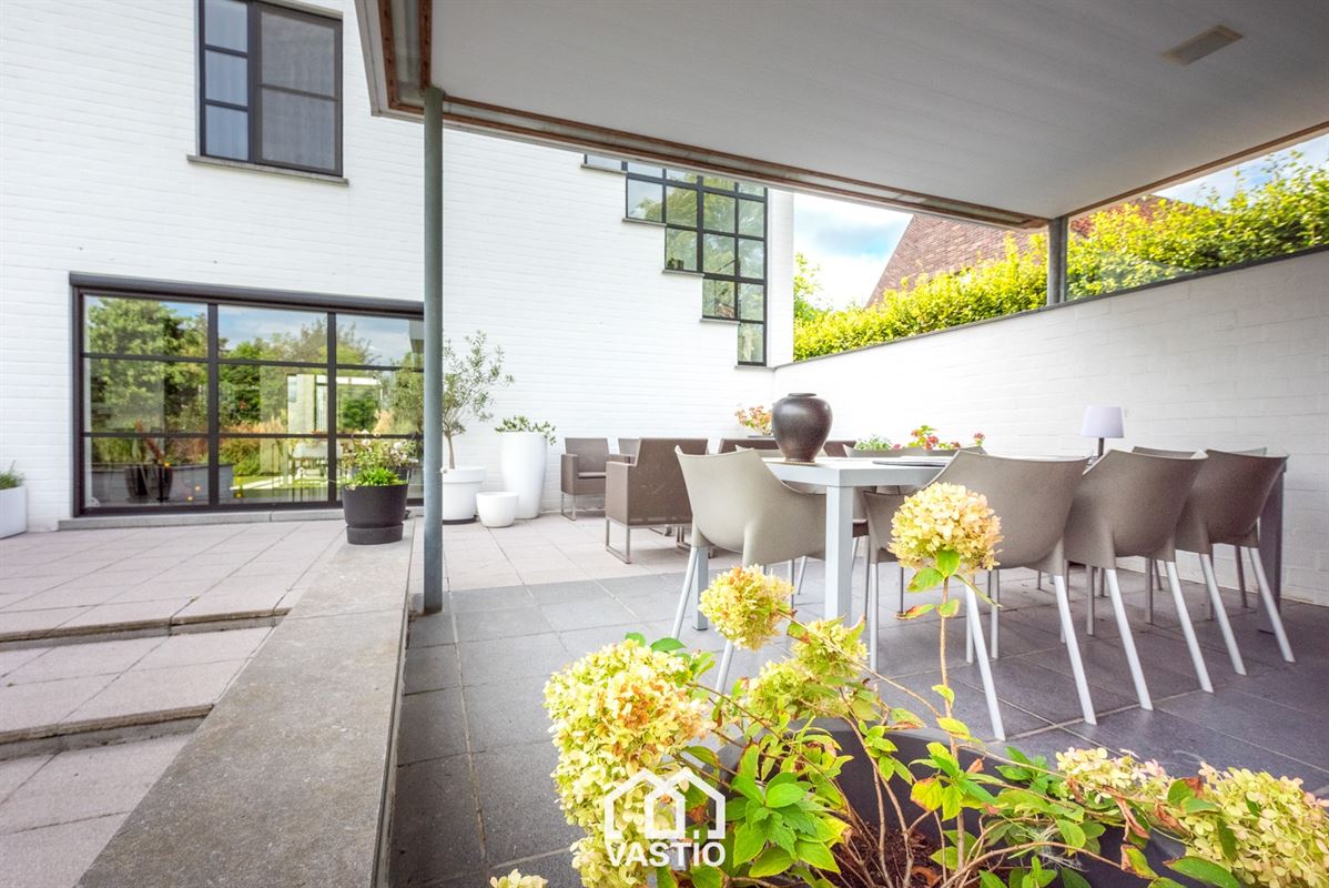 Spacious family villa with garden and solar panels