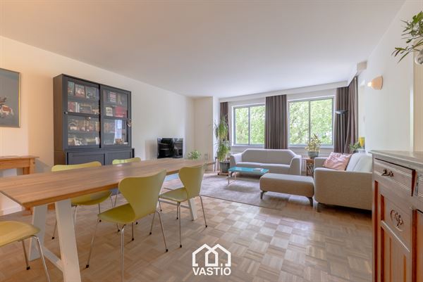 Appartement met twee slaapkamers en terras in Gent