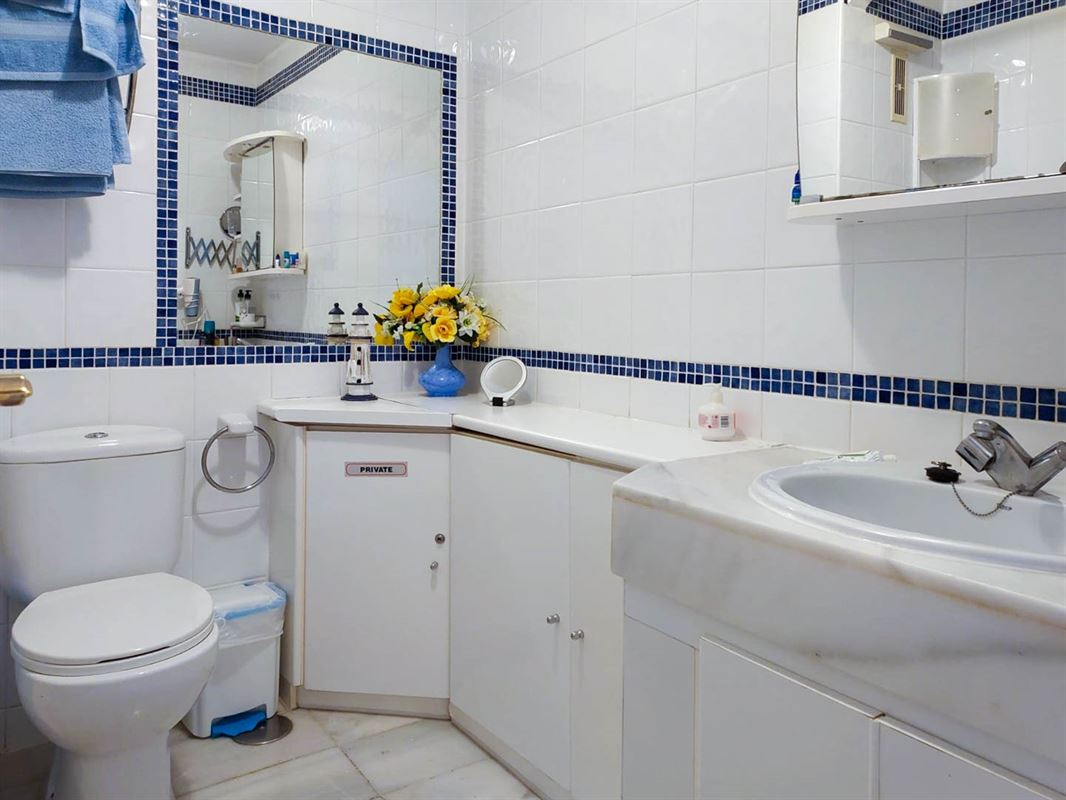 Zonnig appartement in Club Atlantis met zeezicht & zwembad