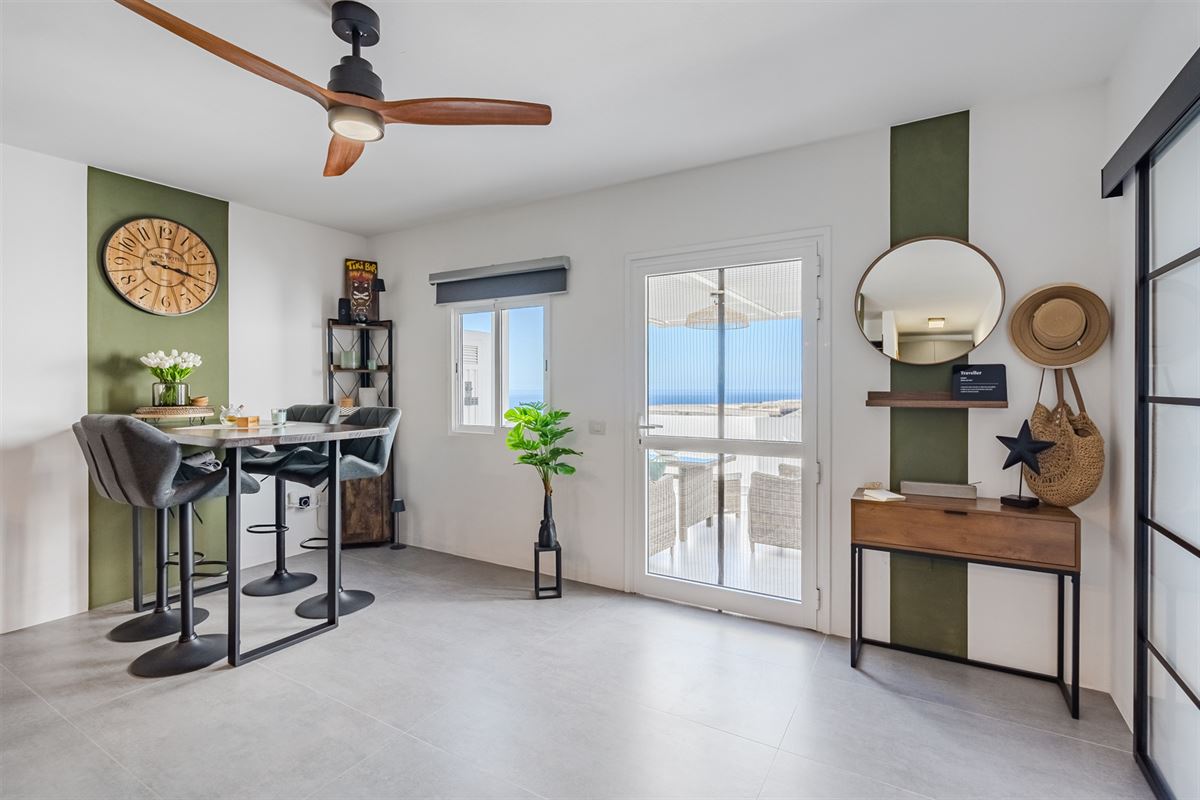 Rijhuis met zeezicht in Marazul – instapklaar en gerenoveerd