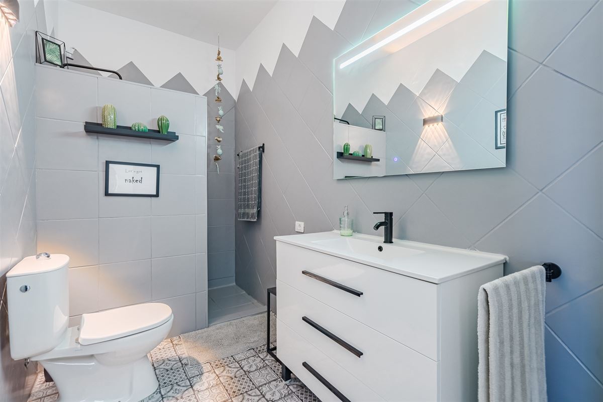 Rijhuis met zeezicht in Marazul – instapklaar en gerenoveerd