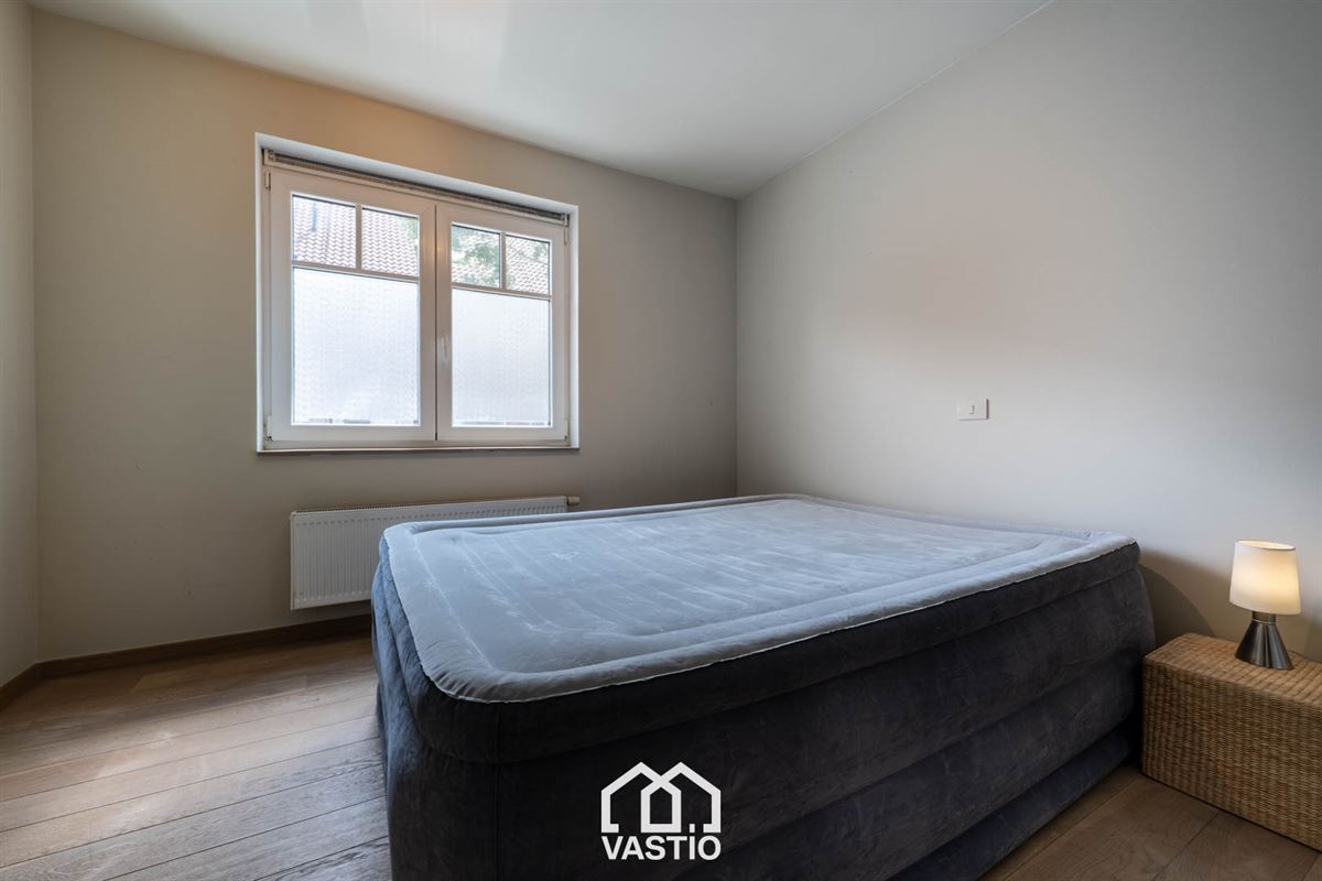 Gelijkvloers appartement met 2 slpks & 2 badkamers