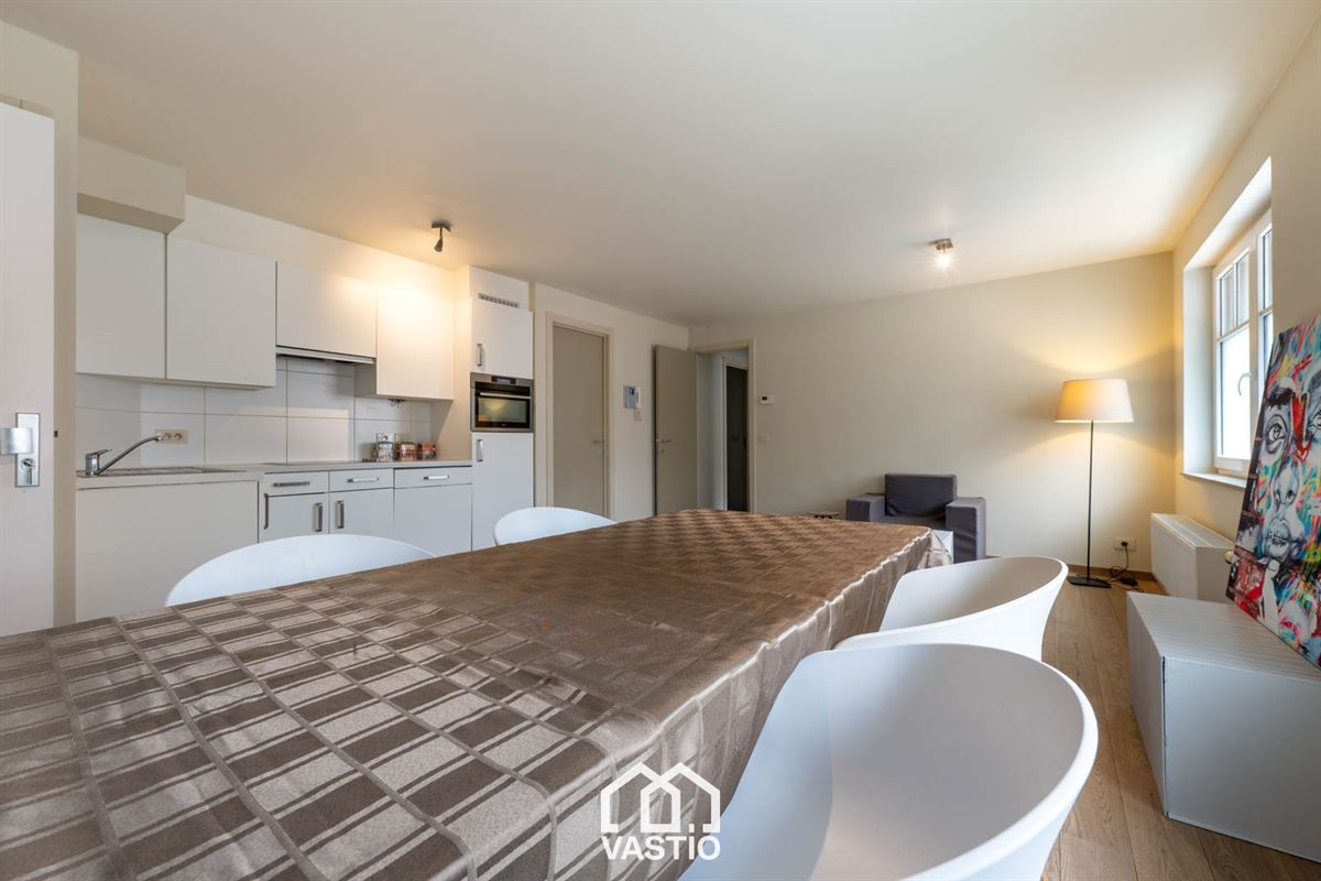 Gelijkvloers appartement met 2 slpks & 2 badkamers