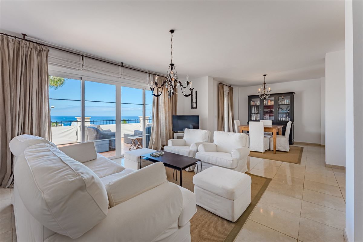 Luxueus 3‑slaapkamer penthouse met panoramisch zeezicht