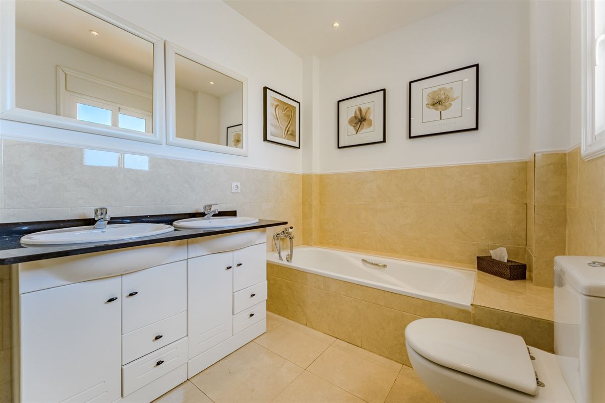 Luxueus 3‑slaapkamer penthouse met panoramisch zeezicht