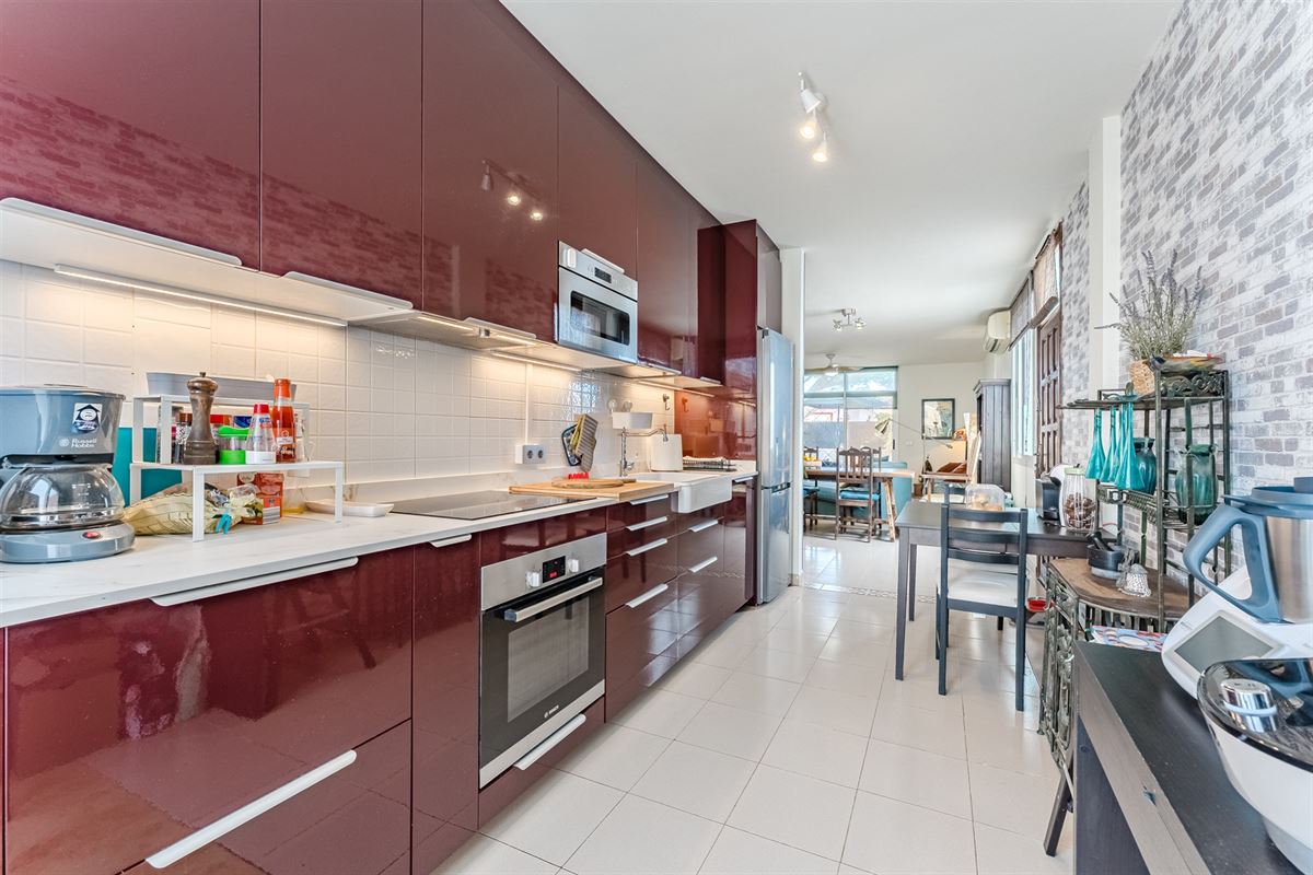 Ruime gelijkvloerse bungalow met tuin en garage in Guargacho