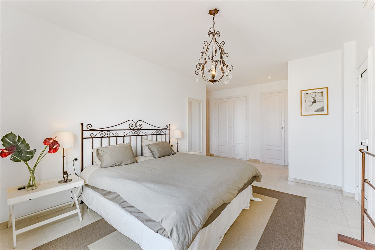 Luxueus 3‑slaapkamer penthouse met panoramisch zeezicht