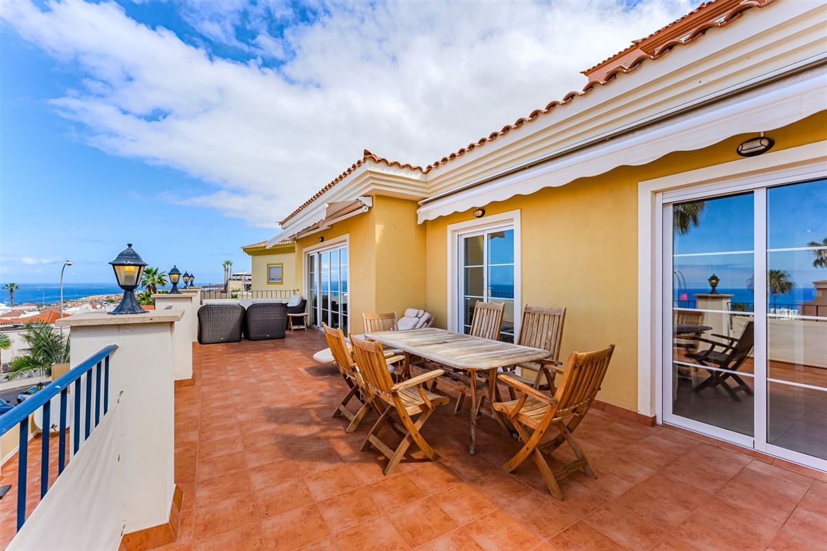 Luxueus 3‑slaapkamer penthouse met panoramisch zeezicht