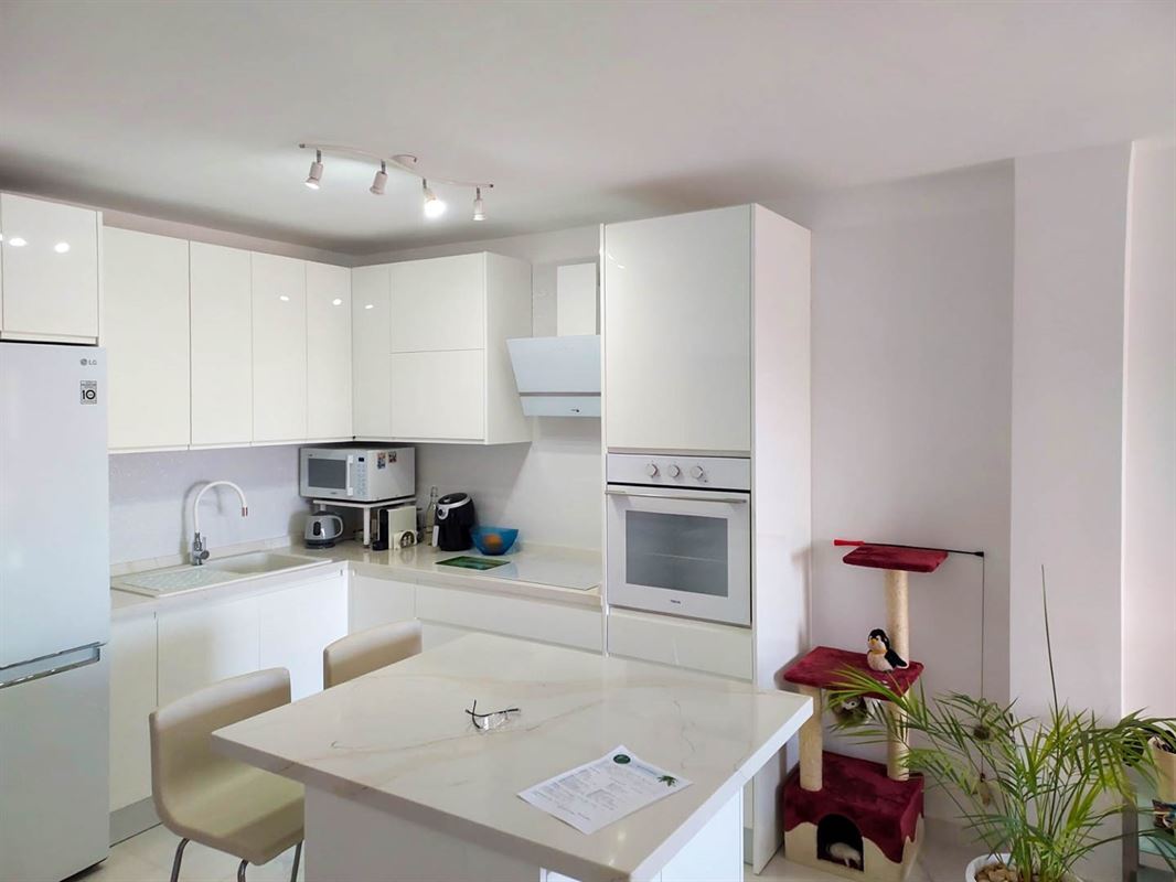 Instapklaar appartement met zeezicht en groot terras