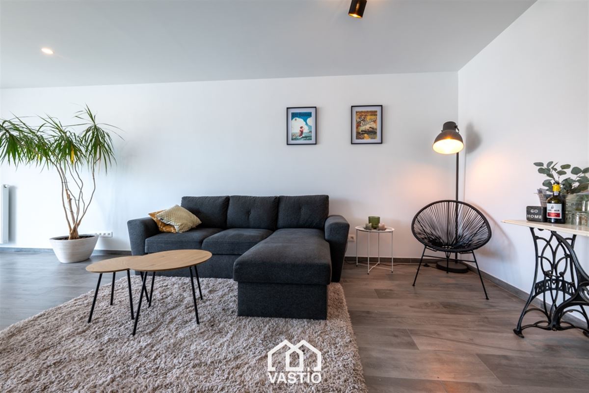 Gemeubeld 2-slpk appartement met modern terras