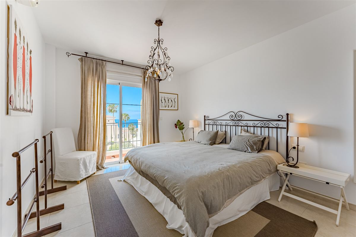 Luxueus 3‑slaapkamer penthouse met panoramisch zeezicht