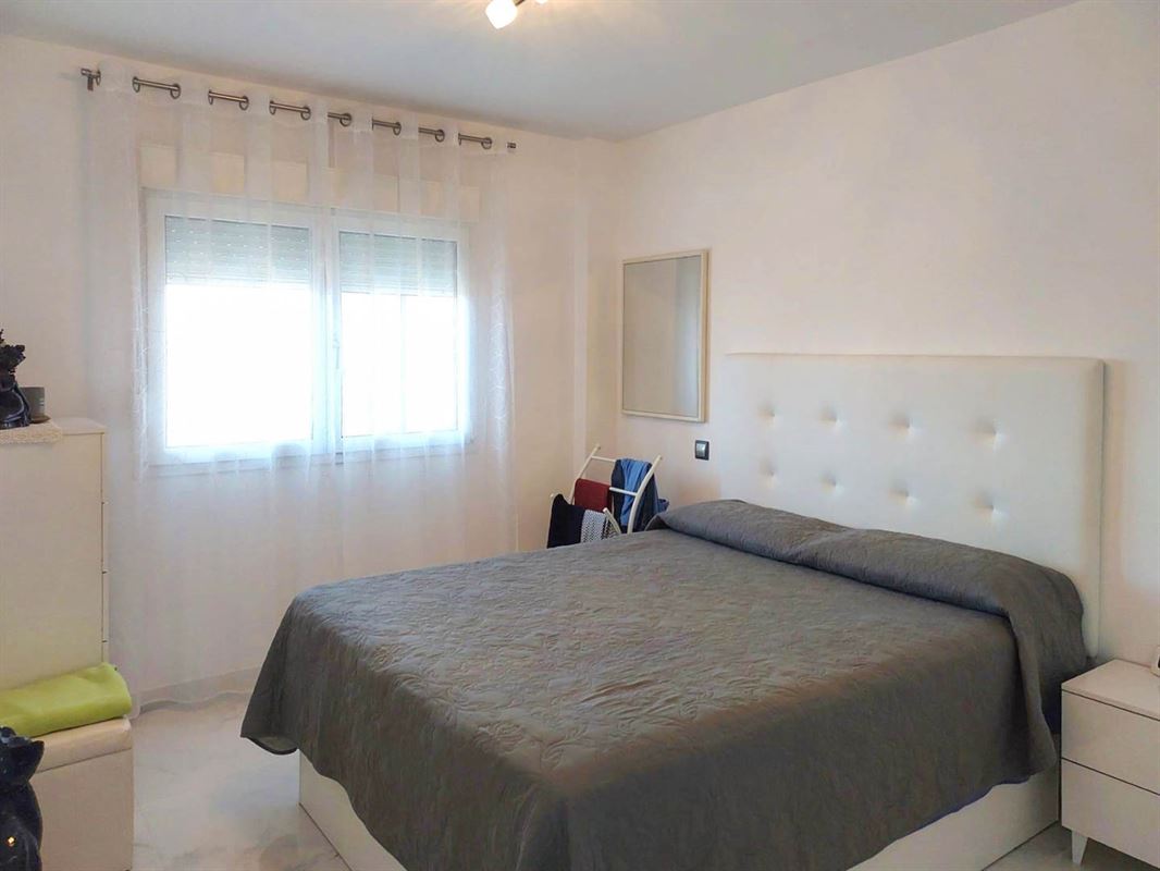 Instapklaar appartement met zeezicht en groot terras