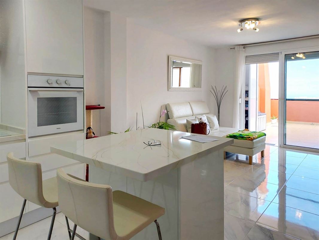 Instapklaar appartement met zeezicht en groot terras