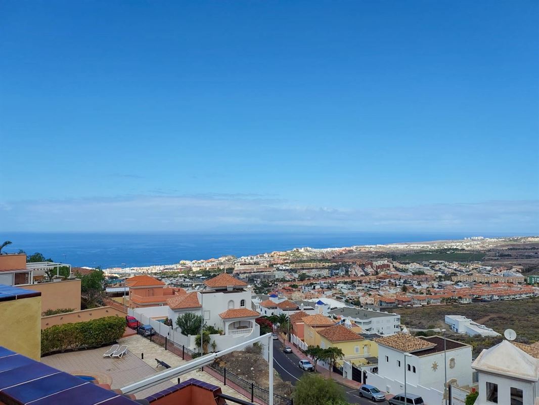 Instapklaar appartement met zeezicht en groot terras