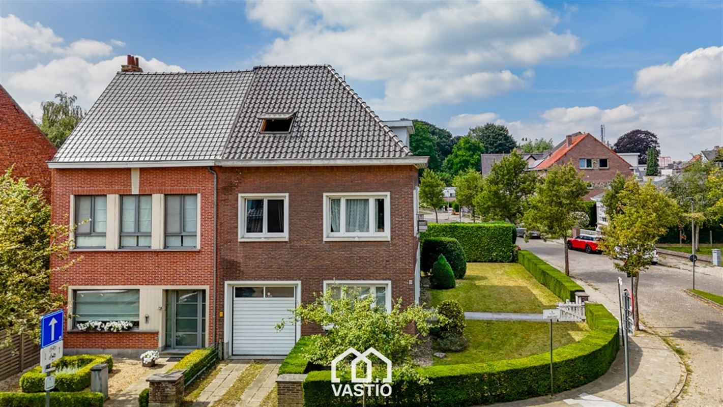 Uniek pand met praktijk en duplexappartement in Gent