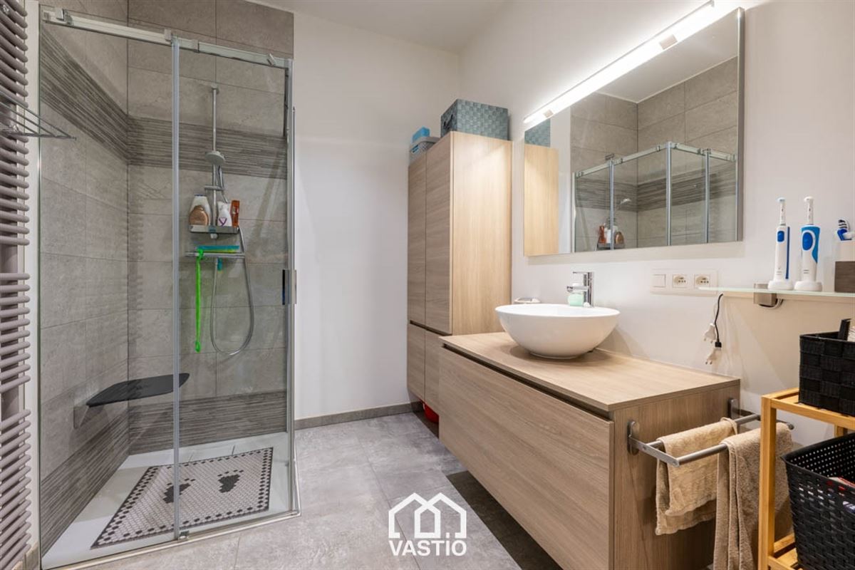 Gelijkvloers appartement met groot terras