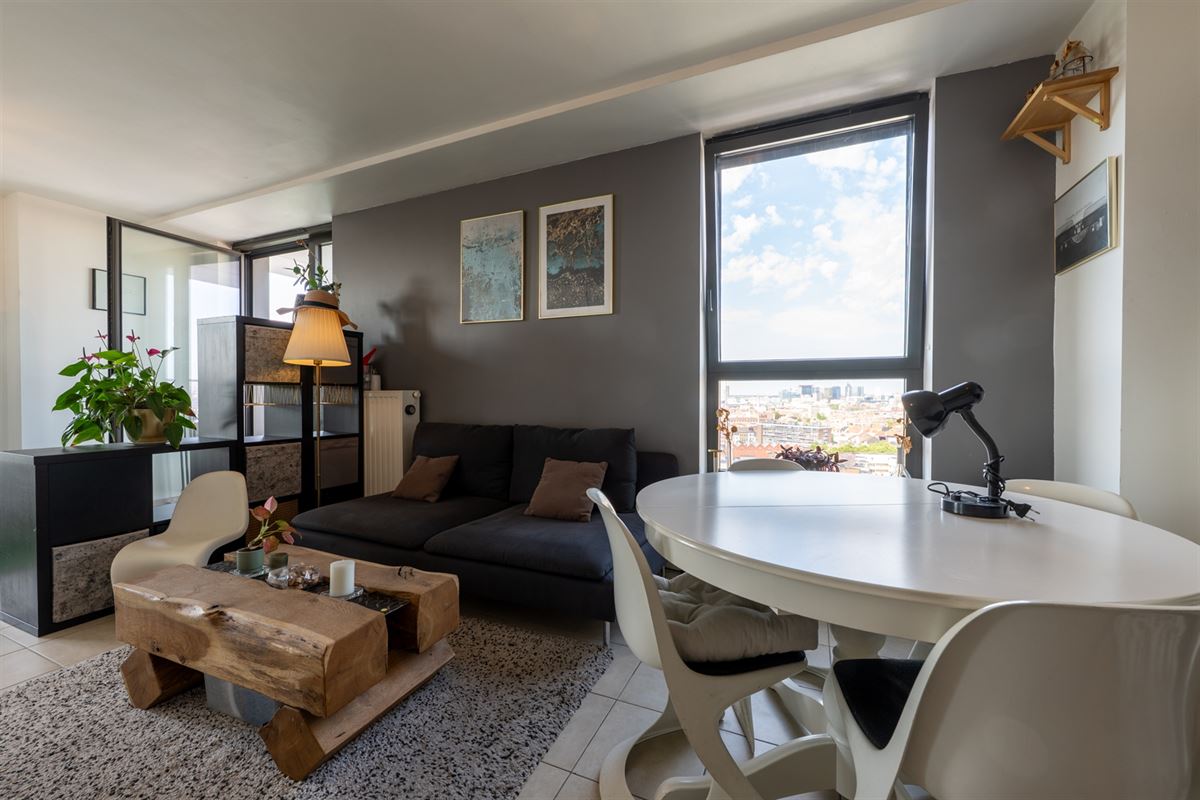 Gemeubeld appartement met panoramisch zicht op Brussel
