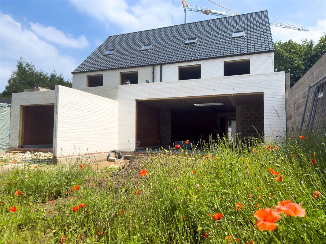 Ruime nieuwbouwwoning met 6 slaapkamers, garage en tuin