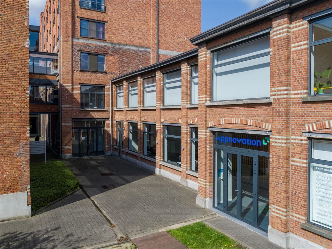 Spacious offices 420m² with quiet and central location in Ghent