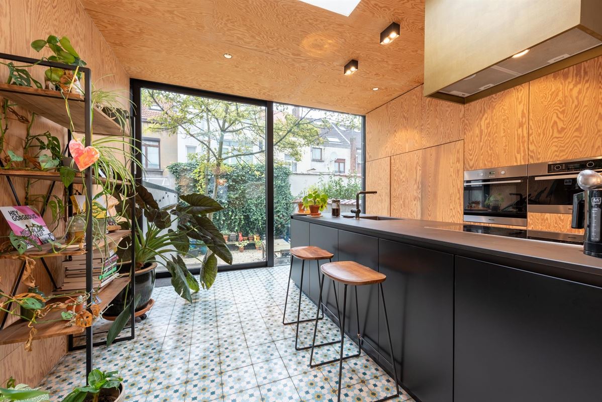 Gerenoveerde woning, 3 slaapkamers - Anderlecht