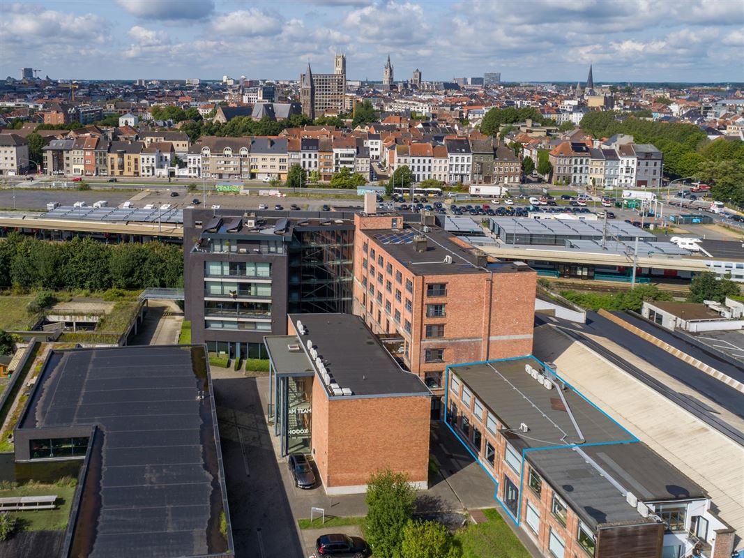 Spacious offices 420m² with quiet and central location in Ghent