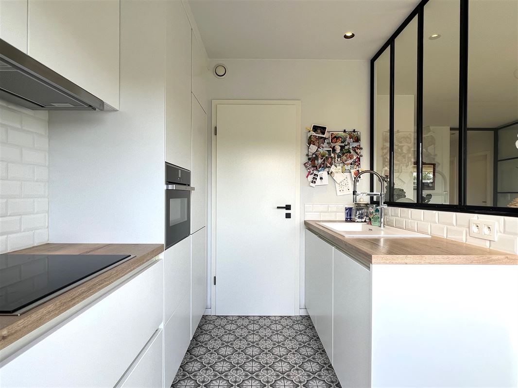 MAGNIFIQUE PENTHOUSE avec 2 CHAMBRES et GRANDE TERRASSE!!