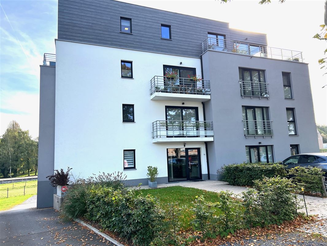 MAGNIFIQUE PENTHOUSE avec 2 CHAMBRES et GRANDE TERRASSE!!