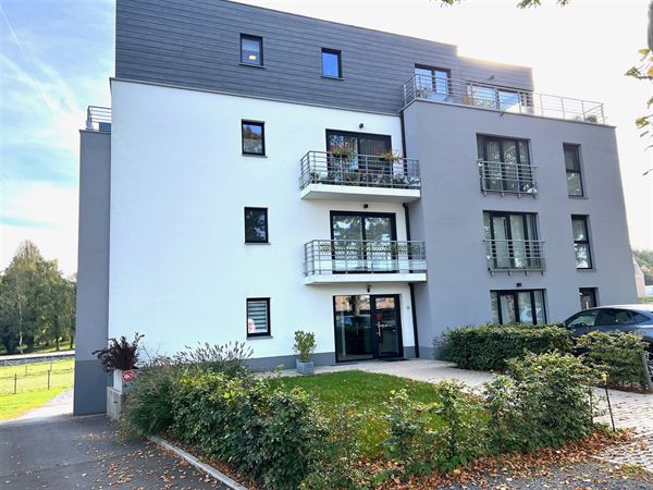 MAGNIFIQUE PENTHOUSE avec 2 CHAMBRES et GRANDE TERRASSE!!