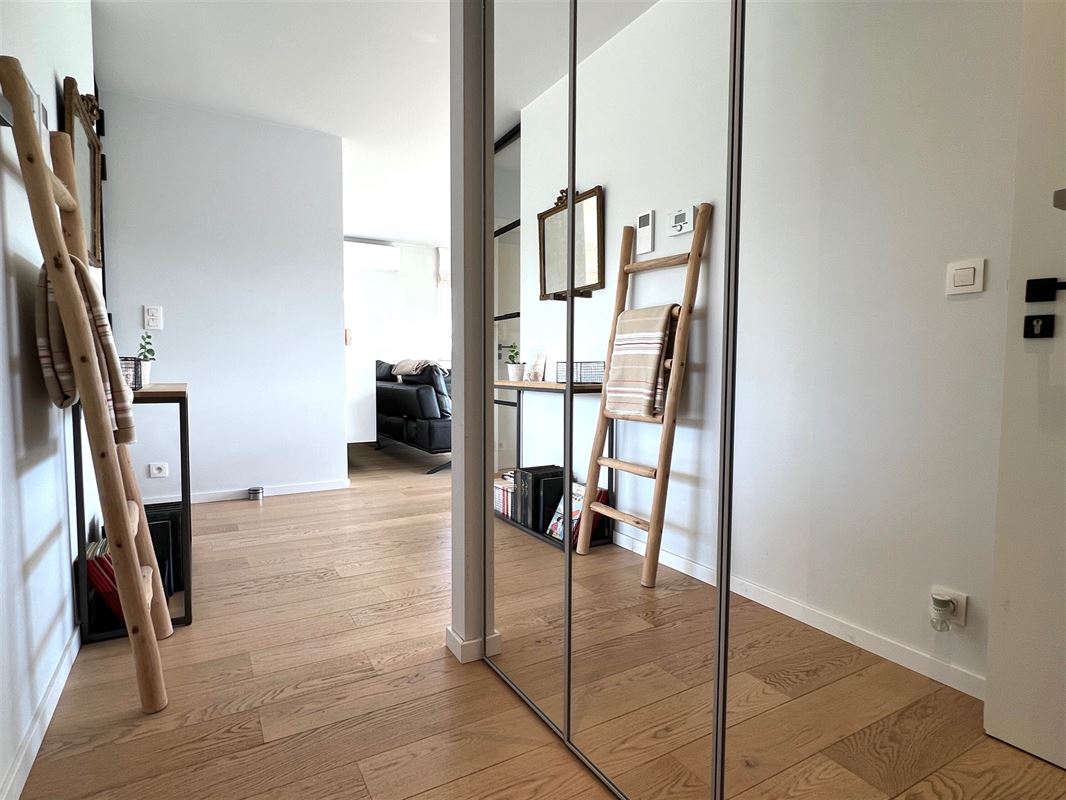 MAGNIFIQUE PENTHOUSE avec 2 CHAMBRES et GRANDE TERRASSE!!