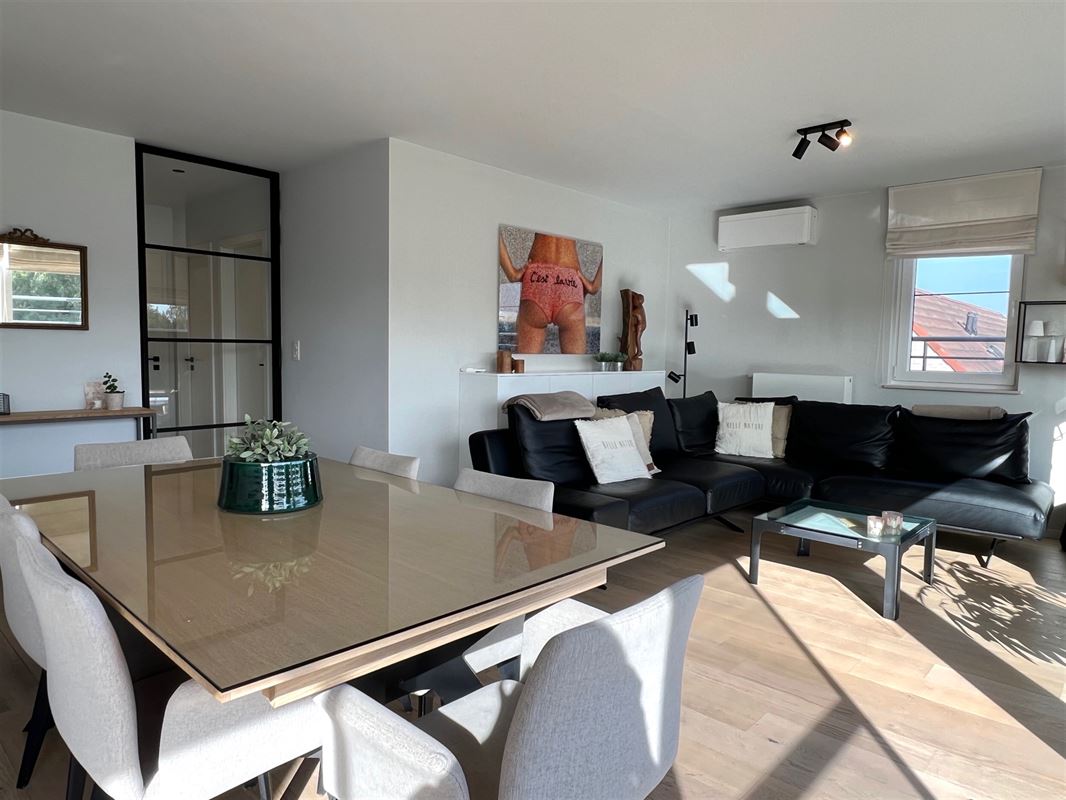 MAGNIFIQUE PENTHOUSE avec 2 CHAMBRES et GRANDE TERRASSE!!