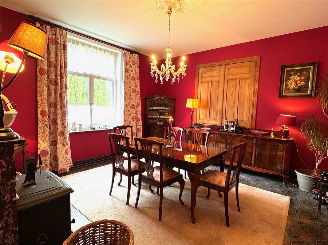 PRACHTIG LANDHUIS met BINNEN ZWEMBAD en 2 STUDIO'S!!