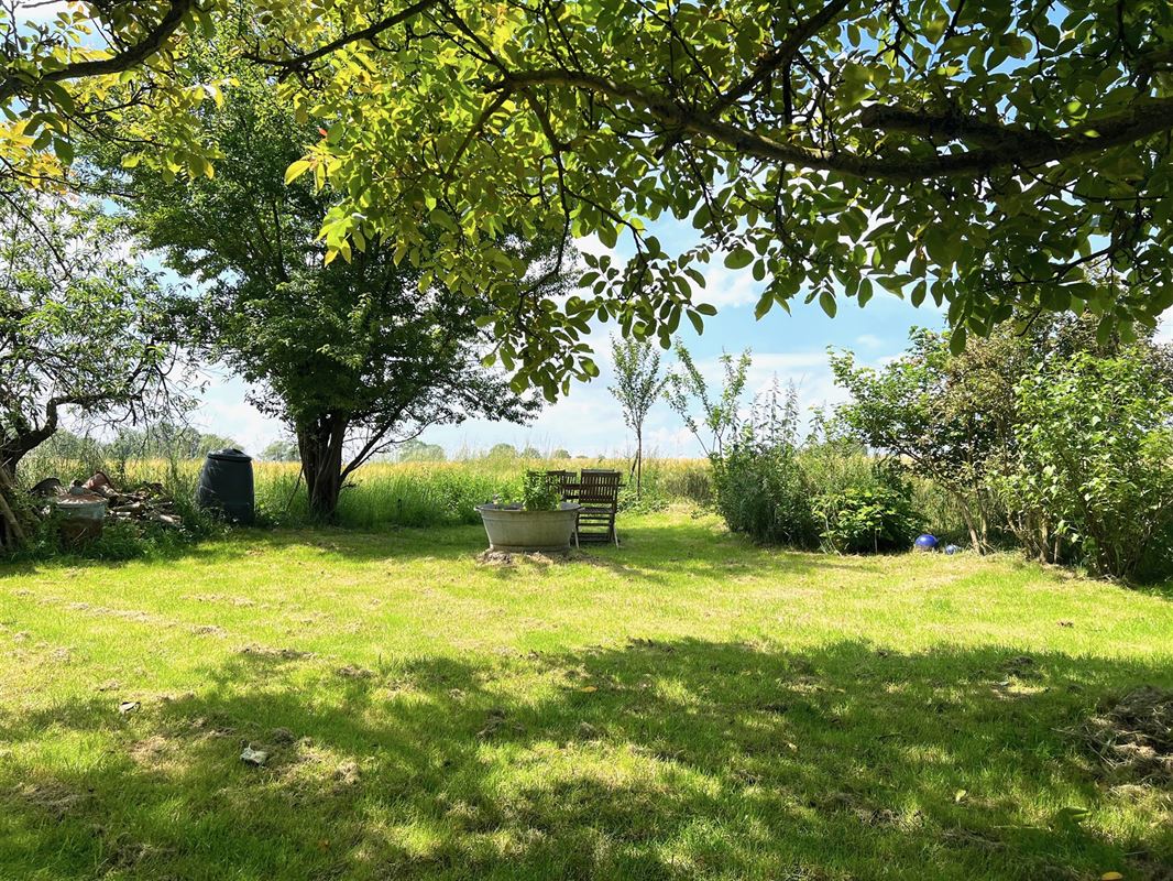 PRACHTIG LANDHUIS met BINNEN ZWEMBAD en 2 STUDIO'S!!