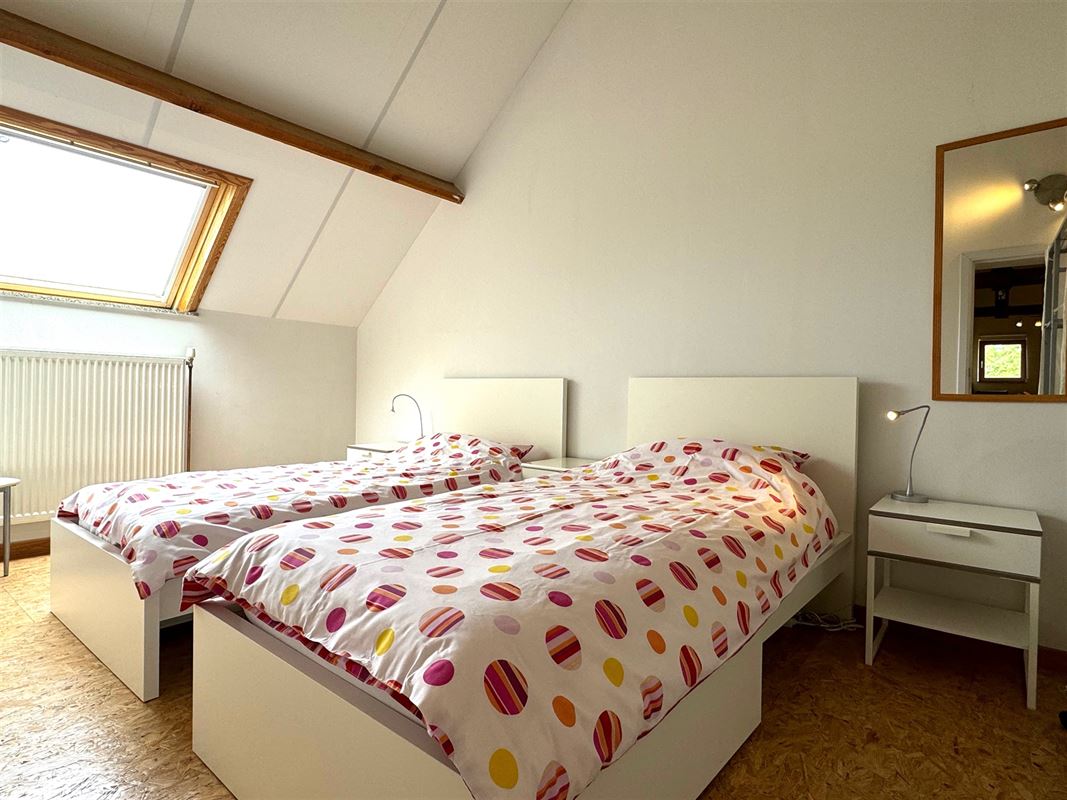 PRACHTIG LANDHUIS met BINNEN ZWEMBAD en 2 STUDIO'S!!