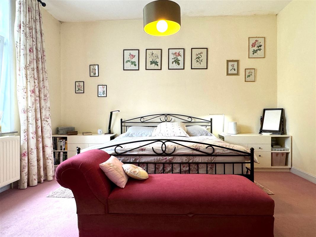 PRACHTIG LANDHUIS met BINNEN ZWEMBAD en 2 STUDIO'S!!