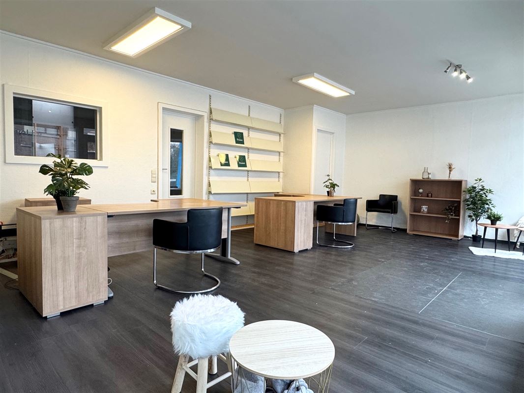 TE RENOVEREN HANDELSZAAK MET WOONST IN CENTRUM RONSE!