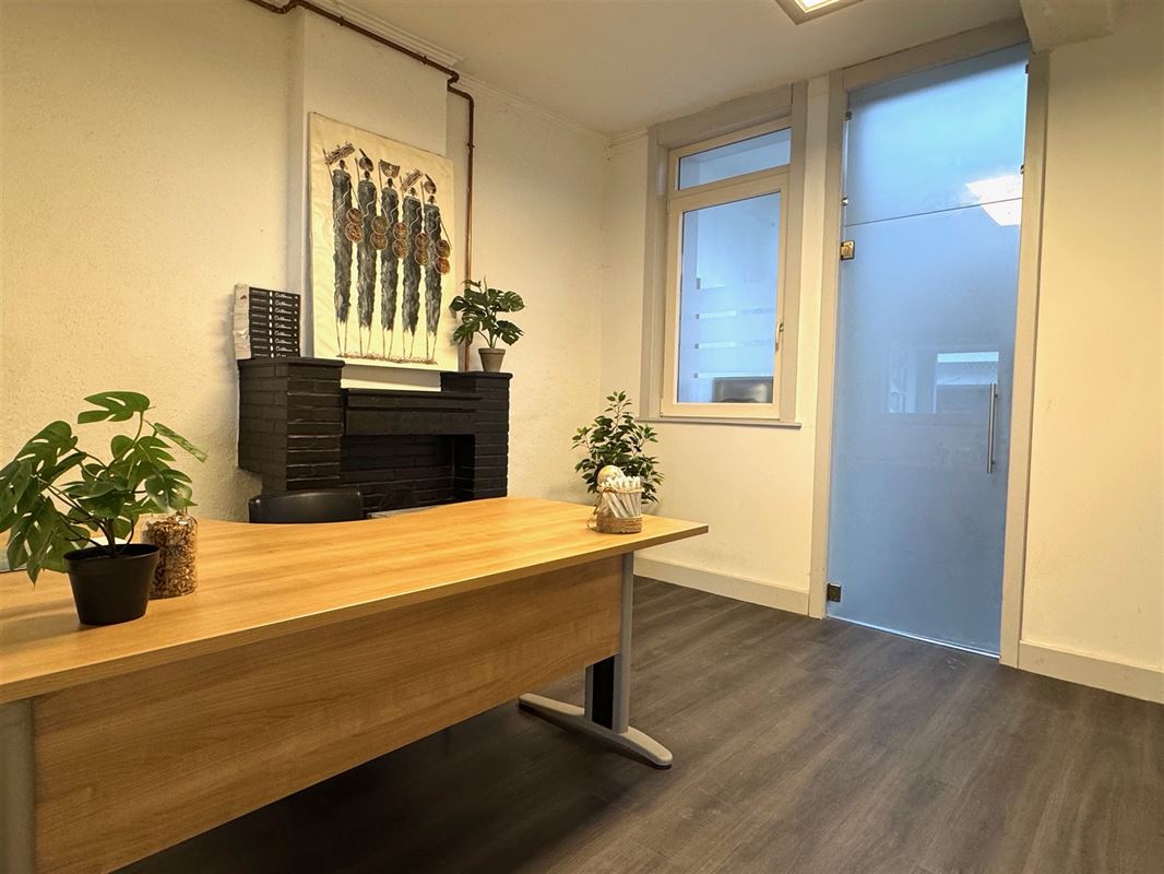 TE RENOVEREN HANDELSZAAK MET WOONST IN CENTRUM RONSE!