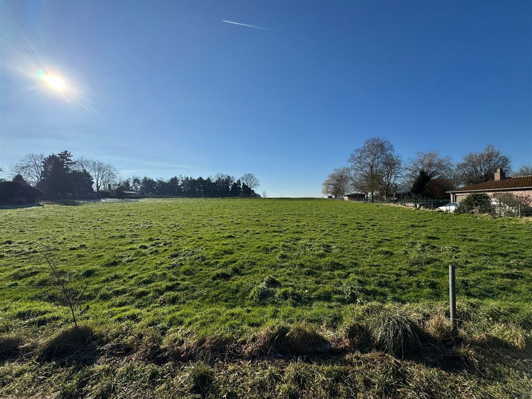 BOUWGROND MET VERGUNNING VOOR 2 HOB op 2.141m2!