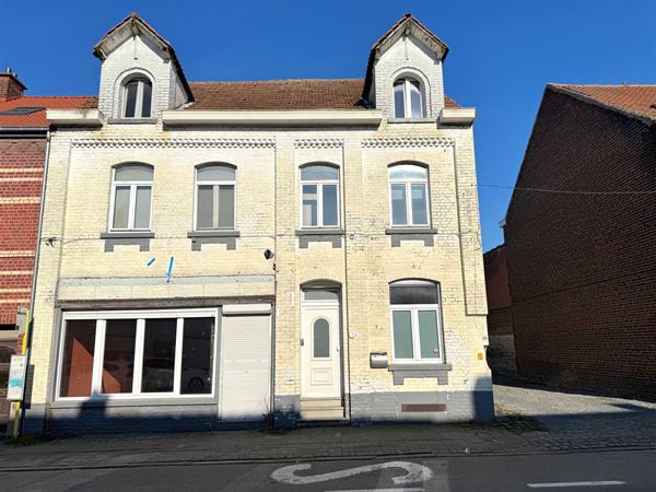 MAGAZIJN, KANTOREN, APPARTEMENT, PARKING en BOUWGROND.