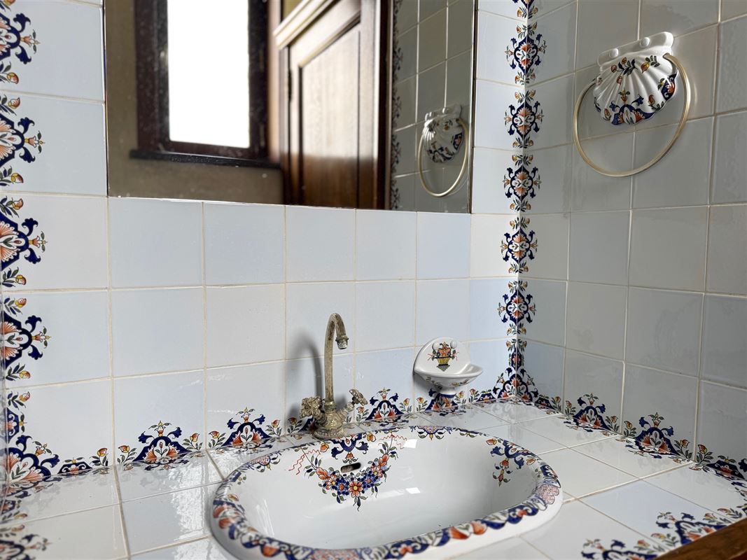 KARAKTERVOLLE WONING GELEGEN IN EEN GROENE OMGEVING!