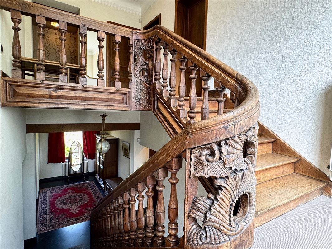 KARAKTERVOLLE WONING GELEGEN IN EEN GROENE OMGEVING!