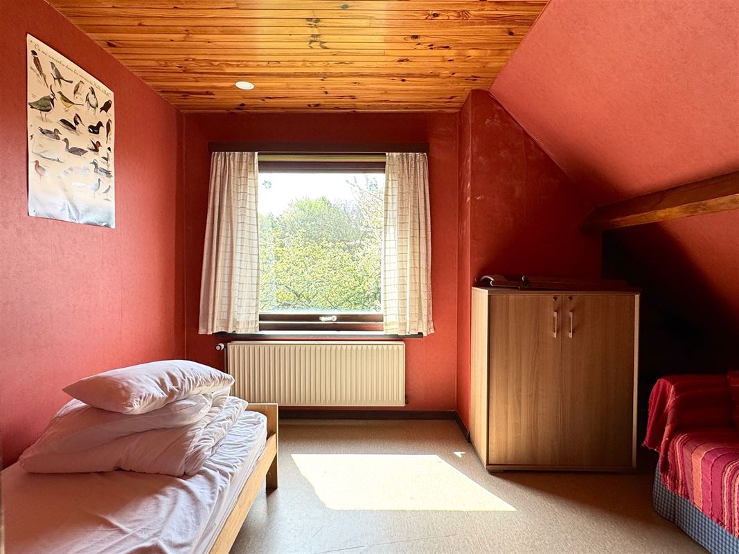 KARAKTERVOLLE WONING GELEGEN IN EEN GROENE OMGEVING!