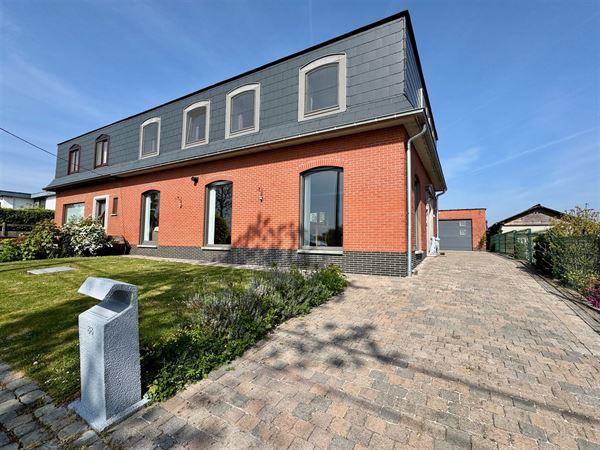 BELLE MAISON 3 FAÇADES AVEC VUE DÉGAGÉE - PEB C!