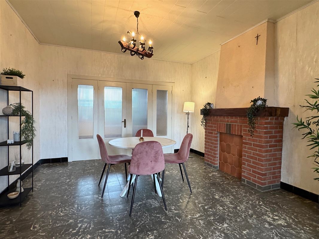 TE RENOVEREN WONING MET 4 SLPKS EN TUIN