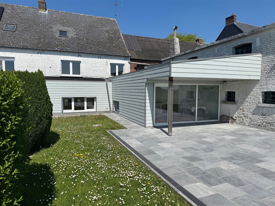 TE RENOVEREN WONING MET 4 SLPKS EN TUIN