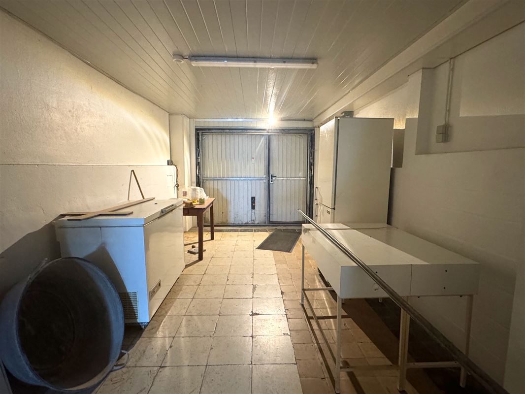 MAISON À RÉNOVER AVEC 5 CHAMBRES, JARDIN ET ENTREPOT (100M2)