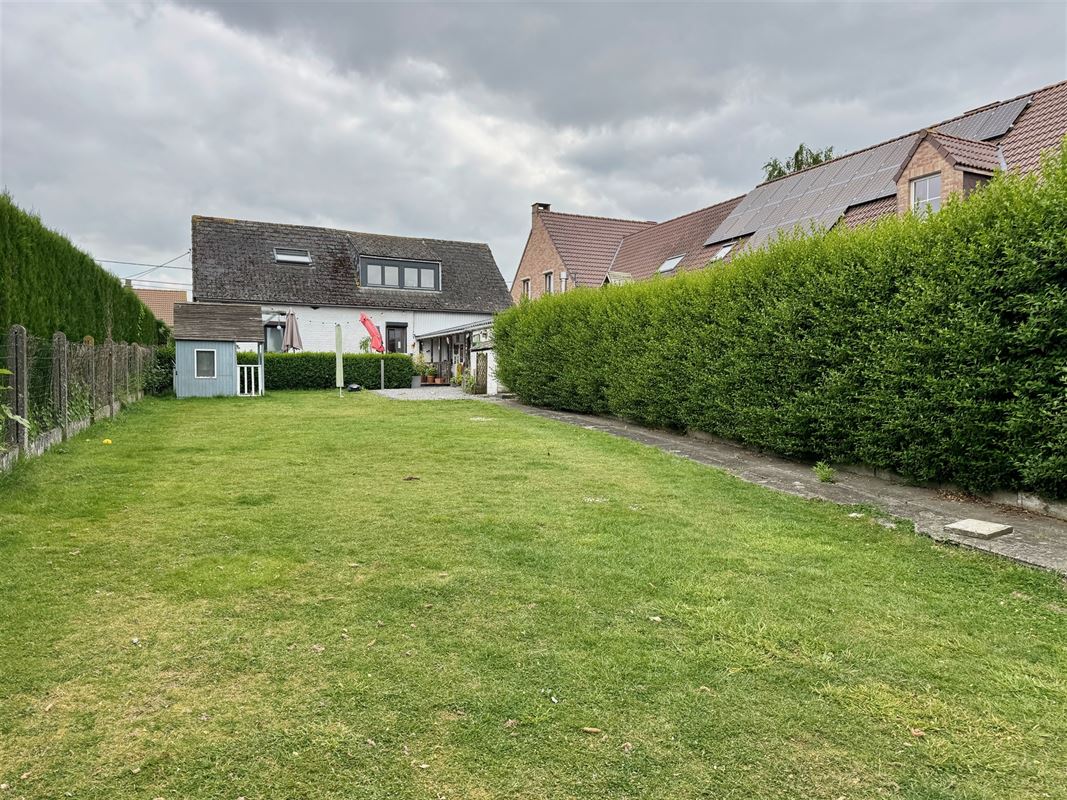 CHARMANTE WONING MET 3 SLAAPKAMERS, TUIN EN GARAGE!