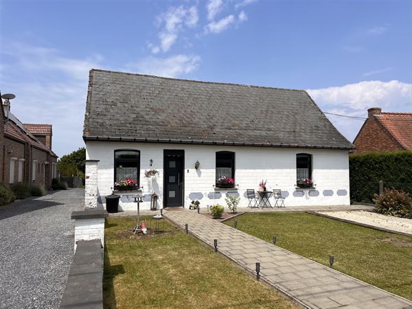 CHARMANTE WONING MET 3 SLAAPKAMERS, TUIN EN GARAGE!